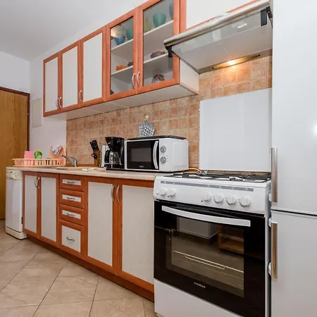 Scerbe 3103 Apartman Mundanije