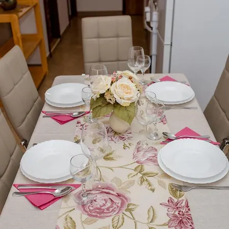 Apartament Scerbe 3103 *
