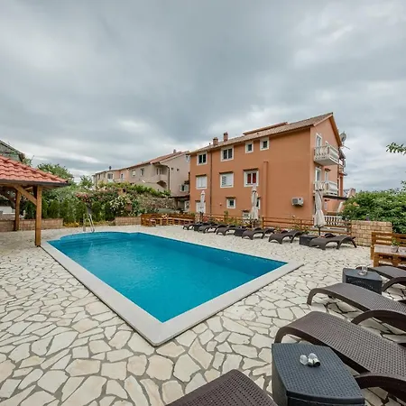 Scerbe 3103 Apartman Mundanije