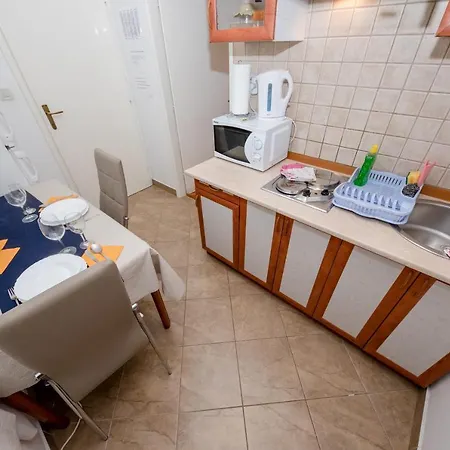 Scerbe 3103 Apartman Mundanije